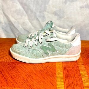 New Balance CRT300FM Court Sneaker Sz 4M 5.5W